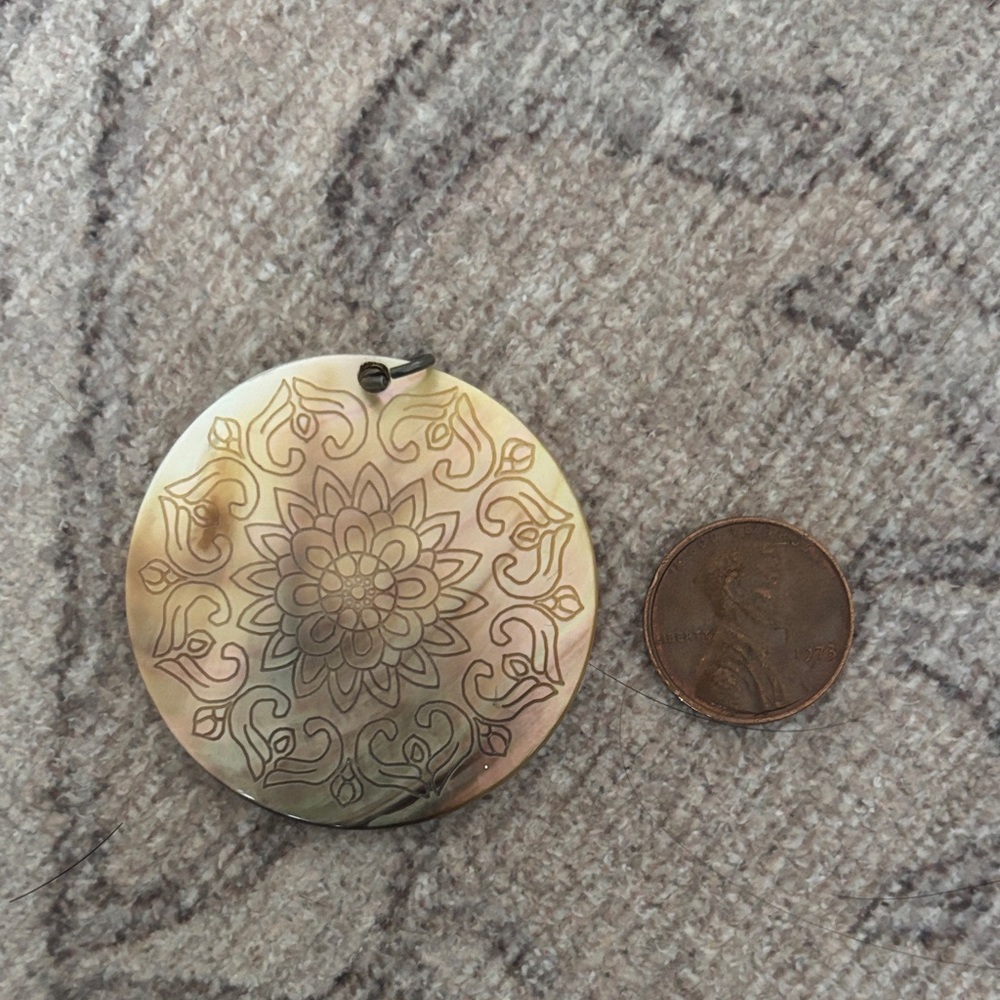 Mandala Patterned Pendant - Picture 3 of 3